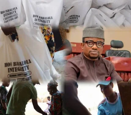 PHOTOS: Oyo Lawmaker Hon. Babalola integrity Shares Christmas and New Year Cheer with Ibadan North‑East Constituency 1 peoples