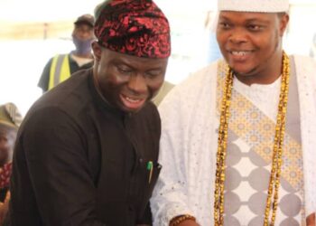 Lagelu Chairman, Hon. Kamorudeen Felicitates Eleruko of Eruko on Anniversary of Birth