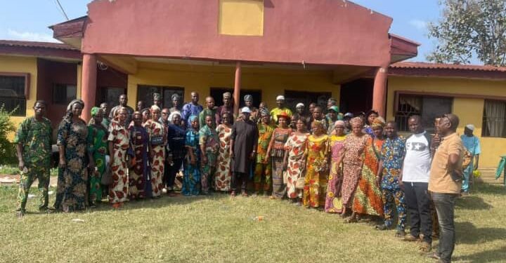 Yuletide in Ido: Ido council Boss, Adeojo Rewards PDP Ward Executives, Reinforces Grassroots Unity