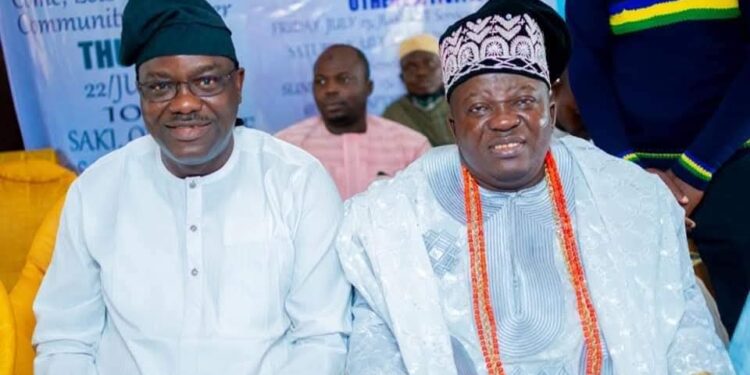 Prof. Akande Felicitates Okere of Saki on 6th Coronation Anniversary