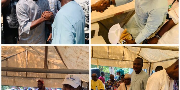 Engr. Toheeb Adegoke Attends PDP Lagelu Meeting, Distributes Christmas and New Year Relief Across 14 Wards*