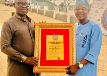 Okanlomo Oodua, Chief Jubril Dotun Sanusi Bags Ona Ara Local Government Development Guru Award
