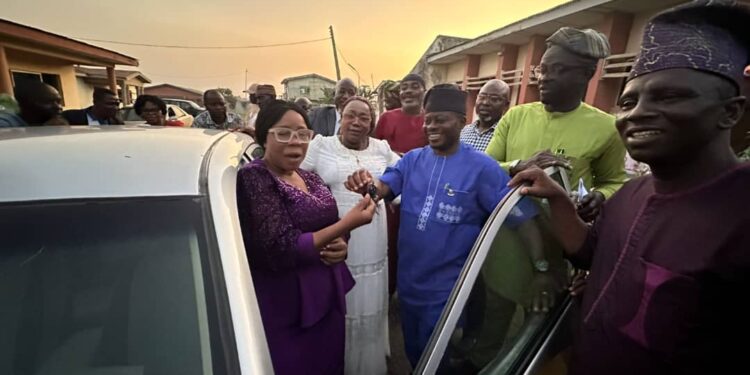 Presentation of Official Vehicles to Egbeda LG Staff by Hon Sanda