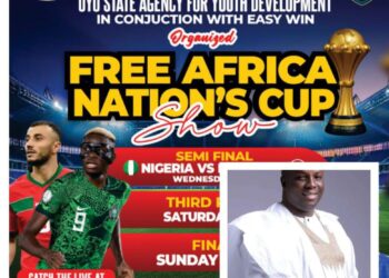 Engr Oladimeji Olatilewa Ayinla Shows Love to Ido PDP Youths, Sponsors Football Viewing Experience, Donates ₦100,000