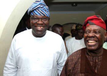 Prof Akande felicitates Baba Bisi Akande on 87th birthday