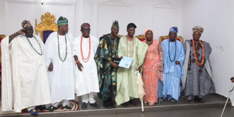 Akande Pays Courtesy visit to Oba Rasheed Adeolu Ladoja, Presents Mni Certificate to the Olubadan of Ibadanland 