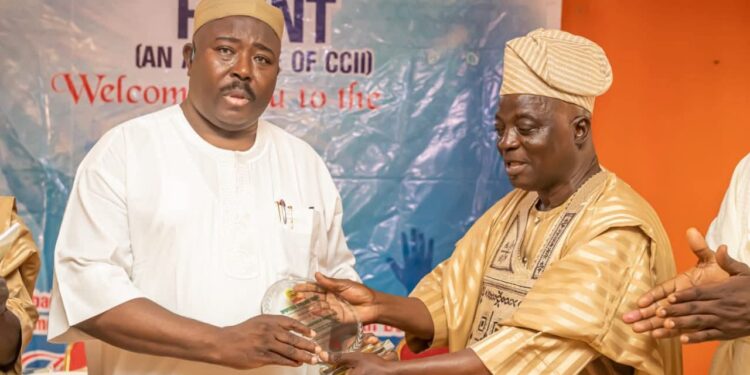 Ekaarun Balogun Olubadan of Ibadanland, Oloye Senator Sharafadeen Abiodun ALLI, PhD, Honoured with Award of Excellence