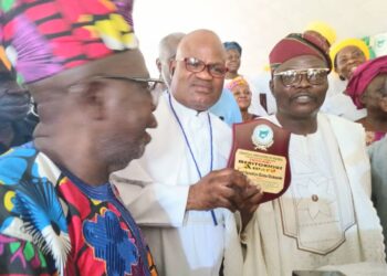Osun State CAN Honours Oyo CAN Chairman, Ogundiya