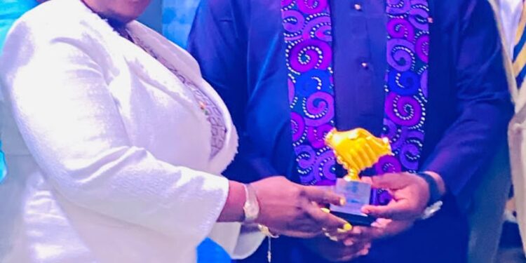 *Breaking: Akinyele Council Boss, Hon. Akinwole Akinleye Bags The Prestigious “Distinguished Support for Education Award”.*