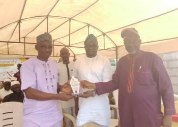 Hon Sheriff Adeojo Extends ₦1 Million Donation to Apete Muslim Community After Receiving Prestigious Defender of Rights Award