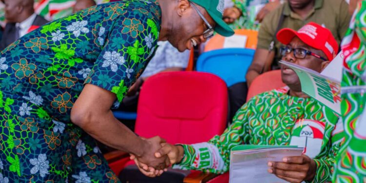 2027: Amofin Beulah Adeoye Attends PDP Stakeholders’ Meeting, Hails Governor Makinde’s N10,000 Allowance For Civil Servants Over Fuel Hike