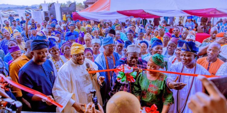 *Ibarapakan Commends Sola Adeleke, Commissions Renovated Olu of Igbo-Ora Palace*