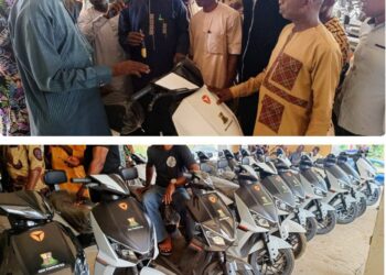 Just In: Oluyole LG boss, Olatunji presents 25 brand new bikes to PDP Ward chairmen