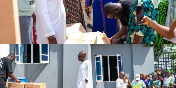 Jubril Dotun Sanusi Donates Solar-Powered Streetlights to Ona Ara Community