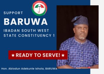 *PDP Consensus Candidate for Oluyole, Waheed Akintayo Donates Solar Powered Streets Lights To 5 Communities • Thanks Makinde, Oluyole For Their Supports*