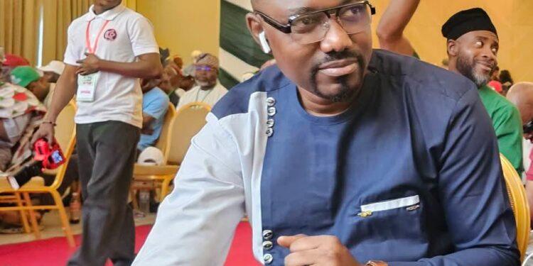 Oriyomi Hamzat Seeks Sanusi’s Backing for Oyo Governorship Bid  …as JDS group in Accord presents him award of Excellence