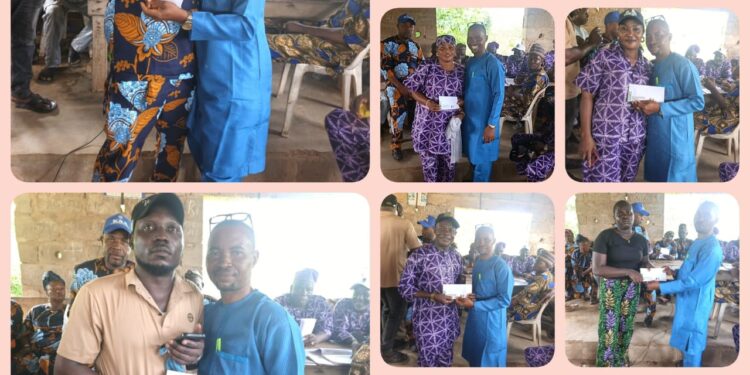 **Ido LG: Hon. Oyewumi Kabir Akintayo Donates ₦300,000 to Ward 10 Party Members**