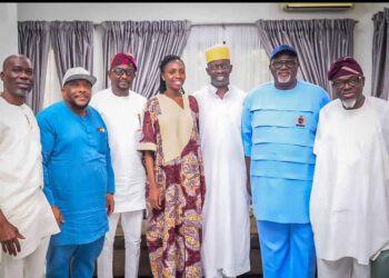 Oyo Serving APM Rep Members Meet Adekambi, Declare Support for Gubernatorial Ambition 