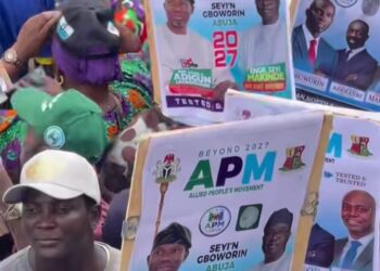 Lagelu Chairman, Hon. Kamorudeen Felicitates Shina Peller on 50th Birthday