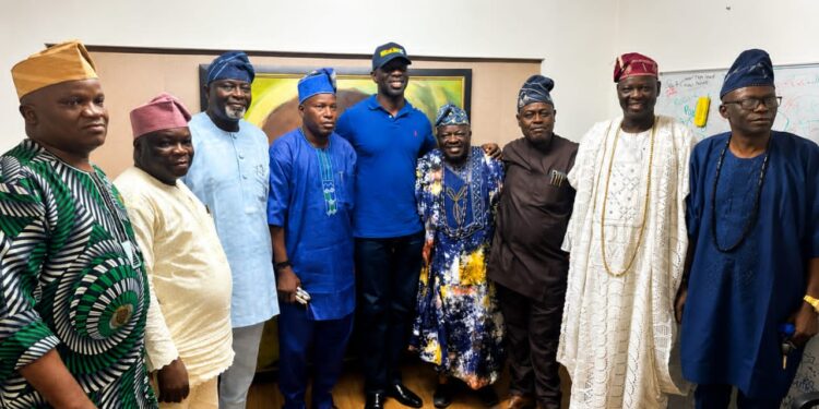 Ajorosun Club Leaders Visit Bimbo Adekanmbi, Declare Total Support for His Governorship Aspiration