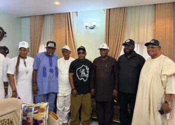 Sen Yunus Akintunde Supports Oyo City Boy Movement With Five Buses Ahead of 2027 Mobilisation
