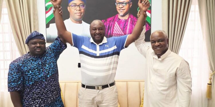 Former Oyo Works Commissioner Afonja defects from APC to APM after meeting with Engr Muftau Open Salawu, Wolekanle
