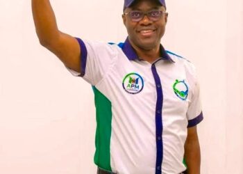 *Professor Sangodoyin Distributes Cash Support to Persons With Disabilities in Ibadan* _PWD Group Backs Bimbo Adekanbi, Pledges Massive Votes for APM_