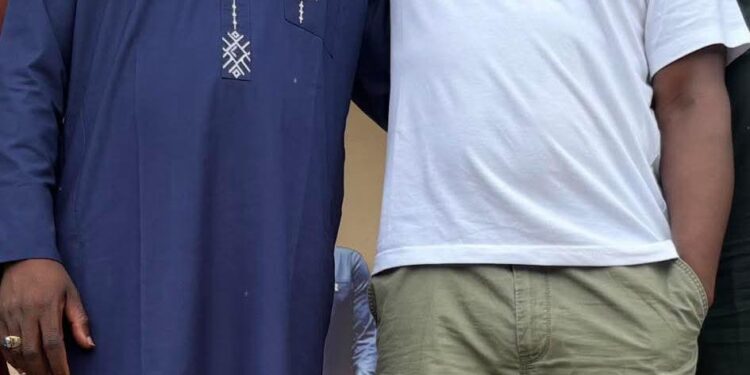 Oyo APC Loses Key Figure as Abogun Defects to APM, Backs Makinde for President