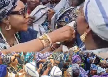 [VIDEOS] Cheers At Mapo Hall As Aduke and Abeo Resolve Long-Standing Iyaloja Dispute