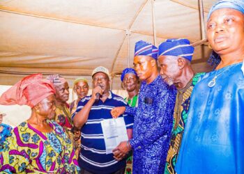 SEN YUNUS AKINTUNDE EMPOWERS TRADERS ACROSS OYO CENTRAL WITH 25 MILLION NAIRA SUPPORT