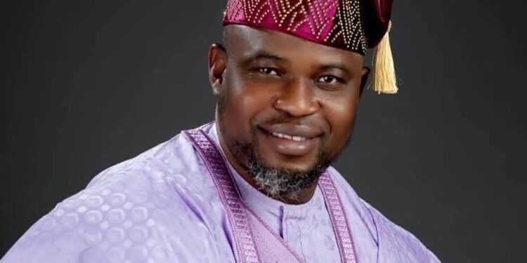 Former Labour Party Governorship Candidate, Hon. Alhaji Tawfik Tayo Akinwale Dumps APC for APM, Backs Makinde for President, Adekanmbi for Governor