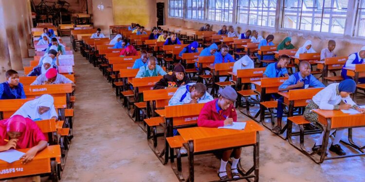 *35 Students Emerge for the Next Phase of Ibarapakan’s One-Day House of Rep Member Contest*
