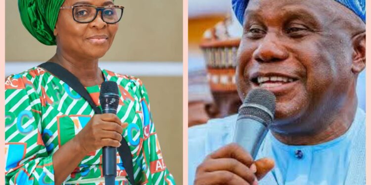 Oyo APC Woman Leader Commends Senator Fatai Buhari for Empowering 150 Women, Youths with Agripreneurship Training and ₦100,000 Grants