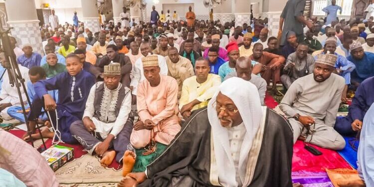 Odidiomo, Oyo South APM Candidate, Requests Support From Sabo Muslim Community, Donates N10 Million to Central Mosque Project