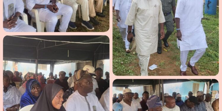 APM Guber Candidate, Hon. Bimbo Adekanmbi, Deputy, Engr. Muftau Open Salawu, IBSWLG Chairman Attend Burial of Hon. Abiodun Isola Baruwa’s Mother