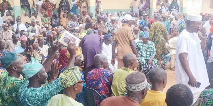 OGUNESAN’S ‘RENTED CROWD’ MAY DITCH APC IN OYO NORTH SENATORIAL DISTRICT