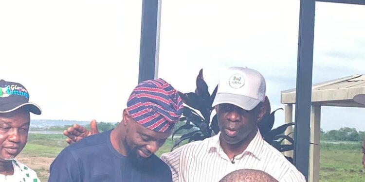 Just In: ADEKANMBI Hands Over S.L.A Airport Upgrade Committee to New Chairman, Hon Akande Ifeoluwa