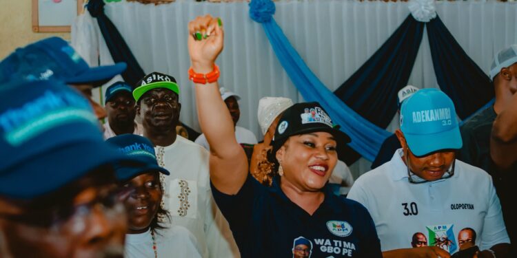 Makinde Commends Akintayo For Delivering Laudable Projects, Says LG Chairman Restored Glory Of New Park Through IBNE LG  …As Gov Commissions 69 Lock-Up Shops, 108 Open Stalls, Motor Park, Others