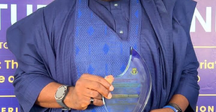 Just In: Oyo Works Commissioner, Mogbonjubola Receives OAU Award of Excellence