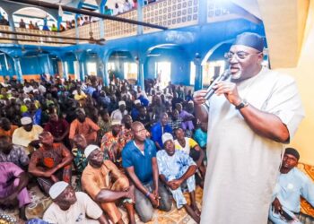 Odidiomo Donates ₦10 Million to Arisekola Central Mosque, Celebrates Eid-el-Maulud with Muslims