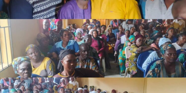APM Reps Candidate, KSA, Receives Over 1,000 APC, ROCOF Supporters Into Party In Ibarapa East