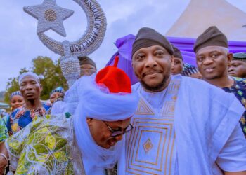 *Ibarapakan Attends Turbaning Ceremony of Hon. Lateef Akorede as Aare Musulumi of Ayete, Donates N1 Million*