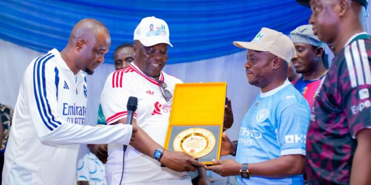 Egbeda Council Boss Sanda Sikiru Oyedele Honoured for Outstanding Leadership, Grassroots Development