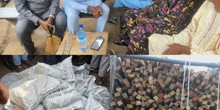 Oranyan Inferno: Agboworin Visits Market, Donates Building Materials For Reconstruction, Sympathizes With Traders