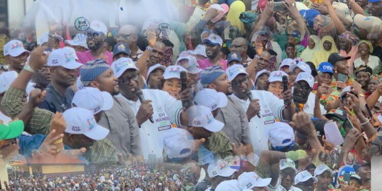 MASSIVE DEFECTIONS: BASHORUN OLADEJI IDENTIFIES WITH APM, OVER 300 SUPPORTERS JOIN PARTY IN IBADAN NORTH