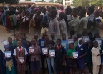 FAGBEMI DONATES EXERCISE BOOKS TO SECONDARY SCHOOL STUDENTS IN IBADAN SOUTH-WEST