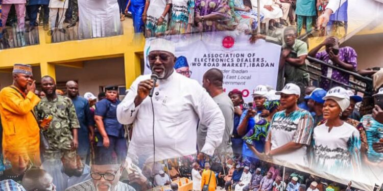 2027: Odidiomo Takes Grassroots Campaign to Residents, Traders Across Oyo South