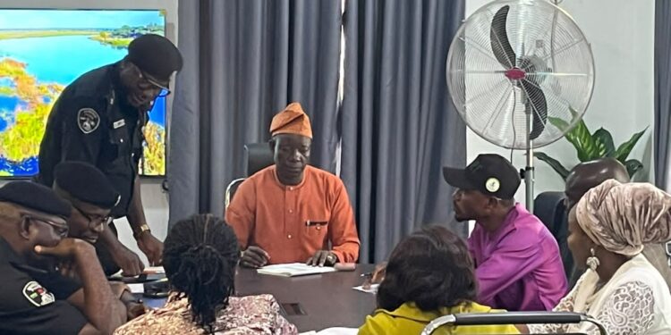 Akande Tightens Security Network In Ibadan South West, Meets Police, DSS, Others