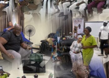 APM Oyo South Candidate, ODIDIOMO Fulfils Promise, Gives Cash Support to Victims of Molete Market Unrest*