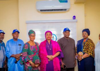 Iyaloja-General Seeks Greater Economic Opportunities for Oyo Traders as She Meets Makinde-Daura Campaign Organisation